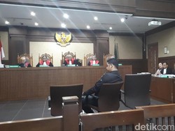 Cecar Anak Buah Fredrich, Jaksa KPK Singgung Bakpao Lagi