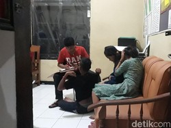 Miras yang Membuat 4 Remaja di Madiun Tumbang Ternyata Oplosan Miras yang Membuat 4 Remaja di Madiun Tumbang Ternyata Oplosan