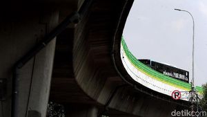 Lampu Penerangan di Koridor 13 TransJakarta Telah Dipasang