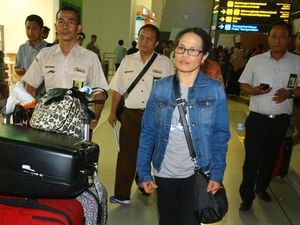 Momen TKW Parinah Kembali ke Indonesia Setelah 18 Tahun