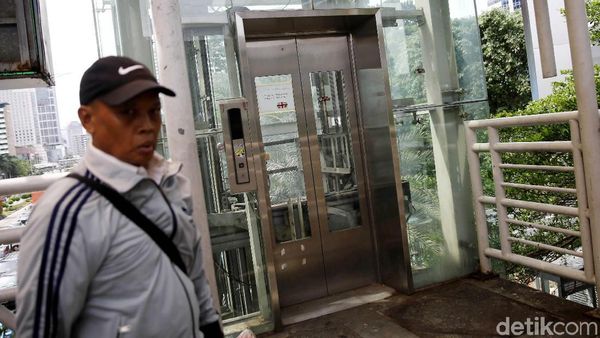 Duh! Lift di Halte Tosari Mangkrak