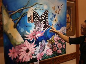 Pameran Lukisan Kupu-kupu Semarakkan Hari Kartini di Surabaya