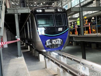 Bernuansa Biru, Kereta MRT Jakarta Tak Lagi Mirip Jangkrik