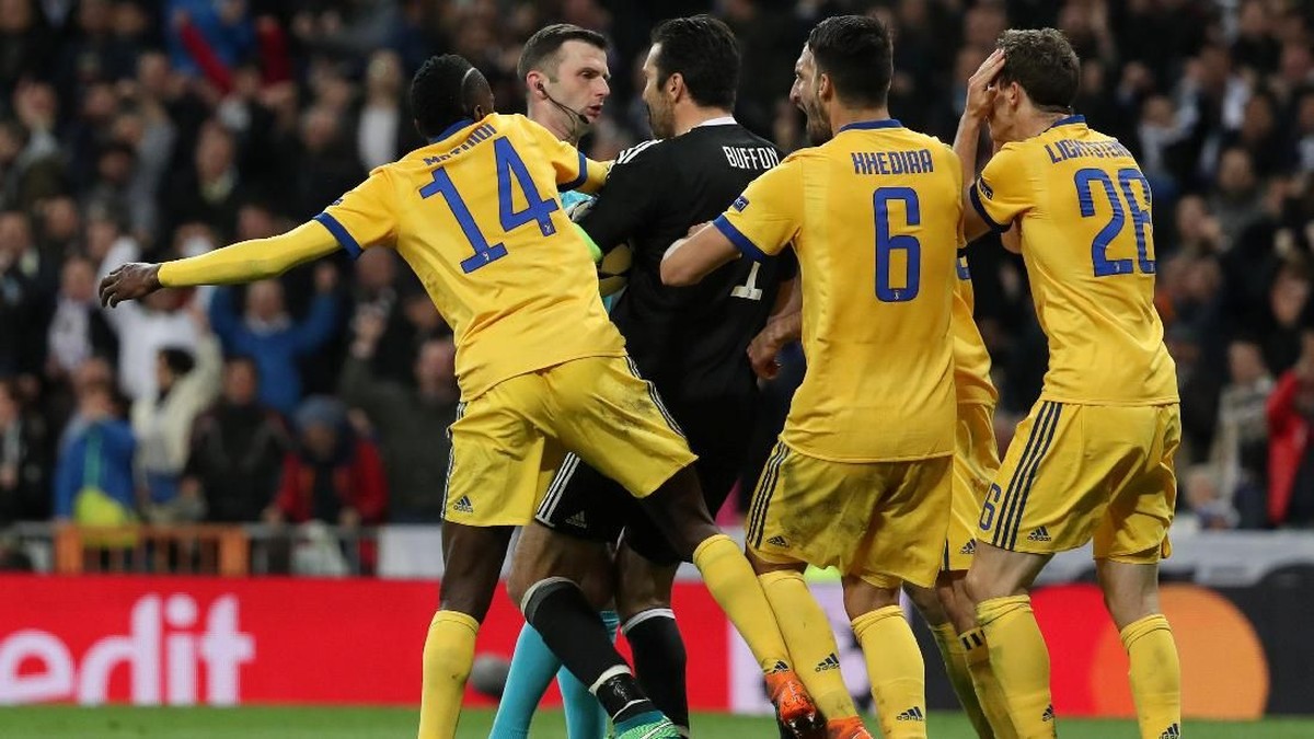 Gianluigi Buffon didakwa karena perilaku agresif terhadap wasit saat melawan Real Madrid. (Foto: Susana Vera/Reuters)
