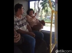 Viral Petugas TransJ Rekam Nenek Jongkok di Kursi yang Marah-marah