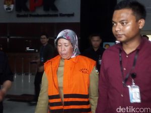 KPK Tahan 3 Tersangka Suap Bupati Bandung Barat KPK Tahan 3 Tersangka Suap Bupati Bandung Barat