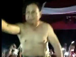 Video Prabowo Telanjang Dada Ketika Diarak