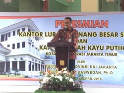 Resmikan Kantor Lurah Cipinang, Anies: Pelayanan Harus Baik