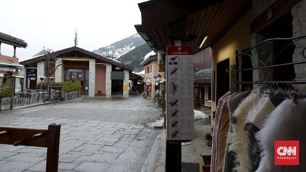 Meluncur di Pegunungan Alpen