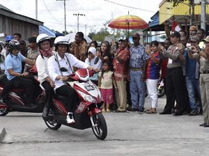 Motor Listrik yang Dipakai Jokowi Hanya Dijual di Papua Motor Listrik yang Dipakai Jokowi Hanya Dijual di Papua