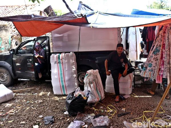 Melihat Keramaian Pasar Tasik di Tanah Abang
