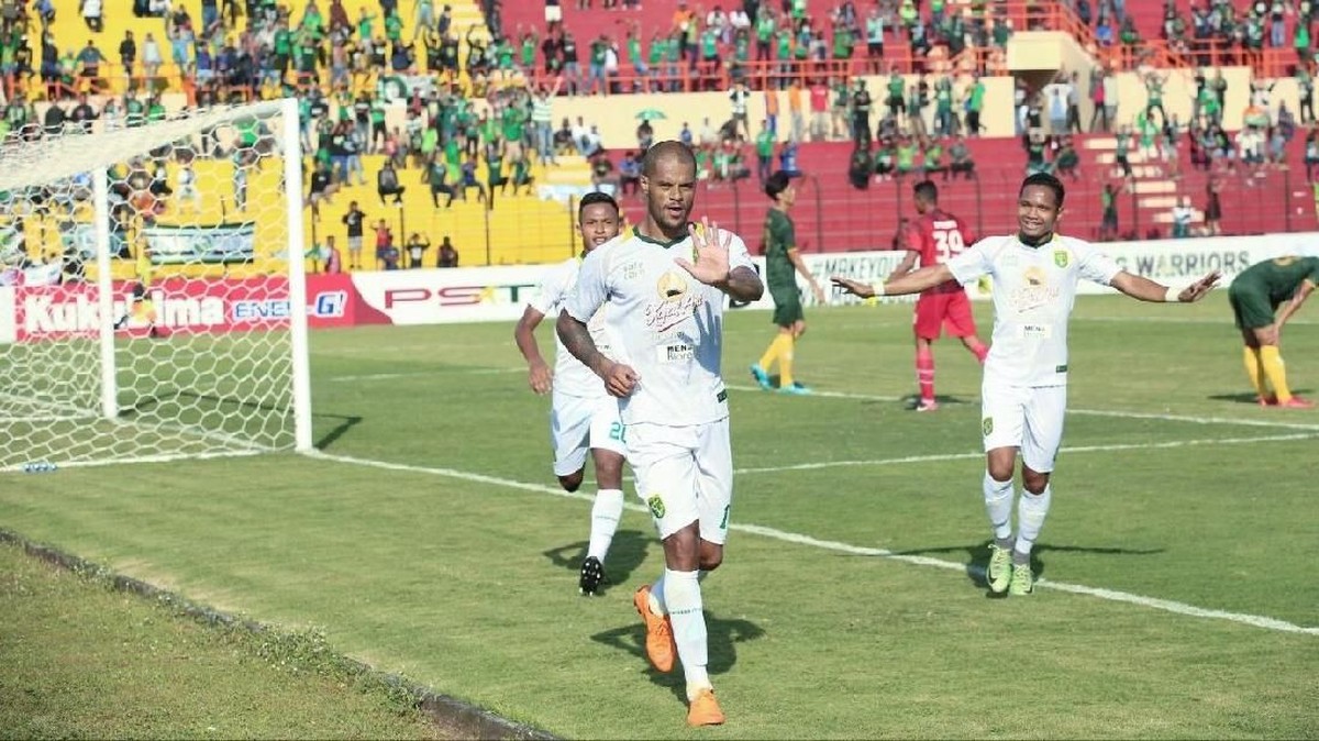 David da Silva cetak hat-trick ke gawang PS Tira. (Foto: dok. Persebaya Surabaya)