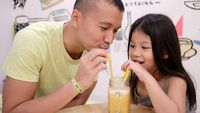 So Sweet! Begini Kebersamaan Samuel Rizal dengan Sang Anak Saat Makan