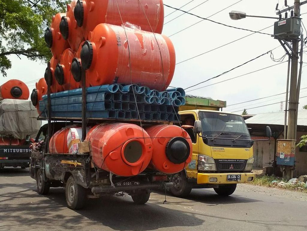 Sudah Tak Mengerti Lagi dengan Pengendara Ini Sudah Tak Mengerti Lagi dengan Pengendara Ini