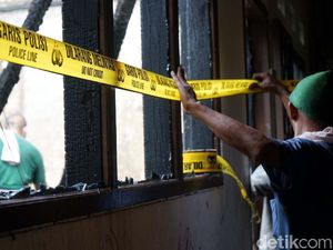 Polisi Selidiki Kebakaran Gudang Besi di Kemayoran