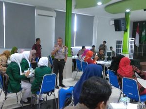 Kapolrestabes Surabaya Ajak Mahasiswa Tangkal Radikalisme