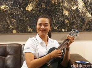 Di Luar Panahan, Dinda Juga Jago Nyanyi dan Desain