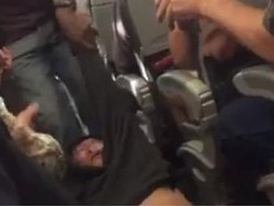 Eks Aparat AS yang Seret Pria dari Pesawat Tuntut Maskapai