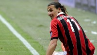 Milan pernah meminjam Zlatan Ibrahimovic dari Barcelona pada musim 2010/2011. Foto: Claudio Villa/Getty Images