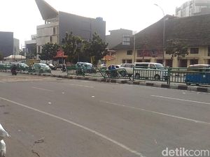 Truk Molen Sudah Dievakuasi, Lalin Jatibaru Kembali Normal Truk Molen Sudah Dievakuasi, Lalin Jatibaru Kembali Normal