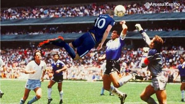 Deretan Meme Gol Hadiah yang Bikin Kane Baper