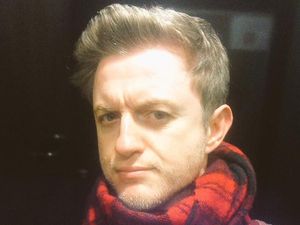 Vokalis The Overtones Meninggal Dunia