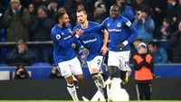 4. Everton. Di Premier League 2017/2018, The Toffees dicatat transfermarkt mampu meraih 13 poin usai ketinggalan duluan dengan rincian 3 kemenanga dan 4 seri. (Foto: Tony Marshall/Getty Images)