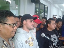 Tertangkap Nyabu, Riza Shahab Menahan Tangis dan Ngaku Menyesal