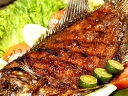 Resto Apung Kintamani, Tempat Makan Tepi Danau