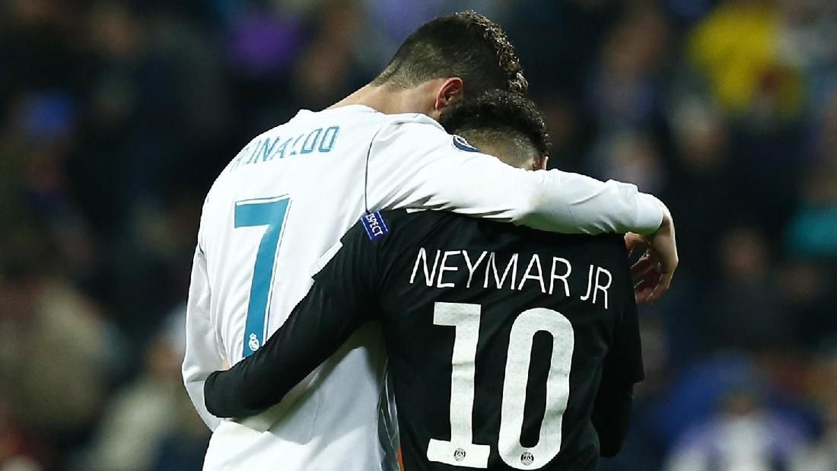 Ronaldo tertawakan rumor Neymar ke Real Madrid (Gonzalo Arroyo Moreno/Getty Images)