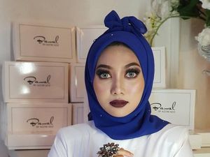 Deretan Gaya Hijab yang Viral Ini Bikin Kamu Geleng-Geleng Kepala Deretan Gaya Hijab yang Viral Ini Bikin Kamu Geleng-Geleng Kepala