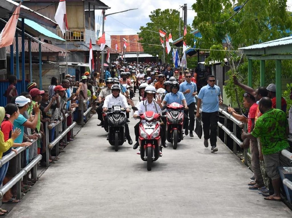Motor Listrik yang Dipakai Jokowi Sudah Dirakit di Gresik Motor Listrik yang Dipakai Jokowi Sudah Dirakit di Gresik