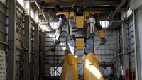 Keren! Pria Ini Bikin Sendiri Robot Raksasa ala Gundam