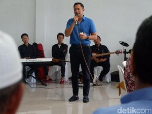 Duet Jokowi-AHY Unggul di Survei Cyrus, PD Masih Belum Bersikap Duet Jokowi-AHY Unggul di Survei Cyrus, PD Masih Belum Bersikap