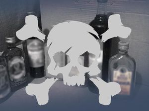 IRT Selundupkan 47 Botol Miras Cap Tikus Dalam Dus Kopi di Pelabuhan Ternate IRT Selundupkan 47 Botol Miras Cap Tikus Dalam Dus Kopi di Pelabuhan Ternate
