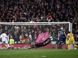 Harry Kane juga terlibat dalam tersingkirnya Juventus di perempatfinal Liga Champions. Penalti Cristiano Ronaldo lebih dulu disambar Harry Kane lewat sundulan. (Foto: Twitter)