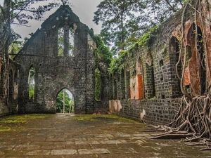 Berkunjung ke Pulau Hantu di Tengah Samudera Hindia