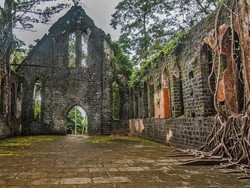 Berkunjung ke Pulau Hantu di Tengah Samudera Hindia