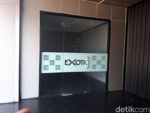 Sandiaga: Exotic Tutup, Karaoke Sense Tinggal Beberapa Lantai Sandiaga: Exotic Tutup, Karaoke Sense Tinggal Beberapa Lantai