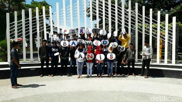 Aksi Sekelompok Anak Muda di Situbondo Capreskan Anies Baswedan