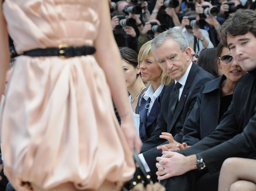 Bos Louis Vuitton Orang Terkaya Kedua di Dunia, Hartanya Rp 1.500 T! Bos Louis Vuitton Orang Terkaya Kedua di Dunia, Hartanya Rp 1.500 T!