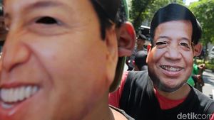 Massa Bertopeng Minta Hakim Tidak Percaya Pleidoi Novanto
