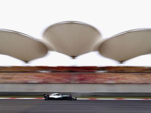 Hamilton Masih yang Teratas di Latihan Kedua