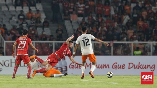 Persija Jakarta mendapatkan peluang lebih banyak di babak pertama.