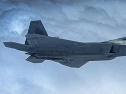 Jet Tempur F-22 Raptor AS Cegat Pesawat Pengebom Rusia di Alaska