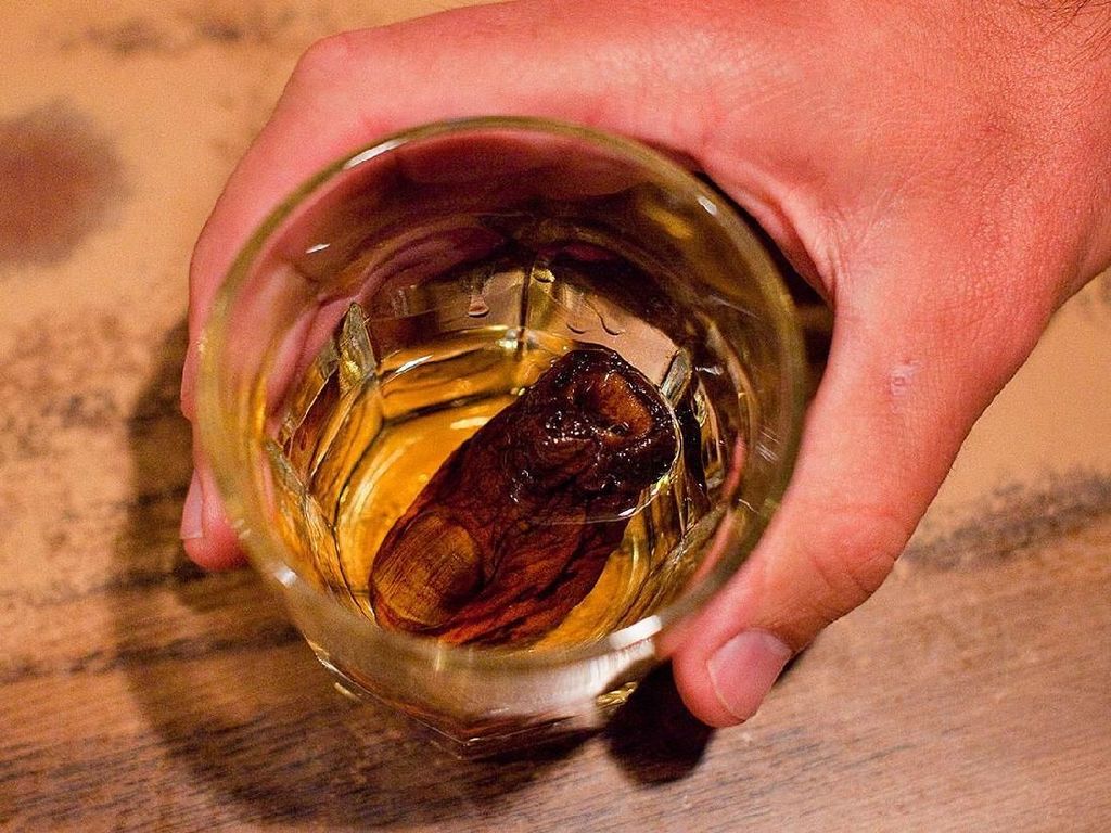 Tradisi Aneh di Kanada, Minum Cocktail Isi Jari Kaki Manusia