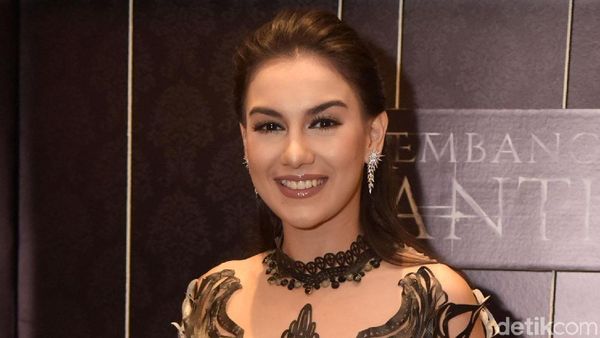 Irish Bella yang Makin Menawan