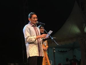 Sandi Beri Tugas ke Abang None, Lari Pagi 7 Km Setiap Hari Sandi Beri Tugas ke Abang None, Lari Pagi 7 Km Setiap Hari