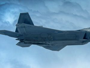 Jet Tempur F-22 Raptor Amerika Serikat Jatuh Saat Latihan