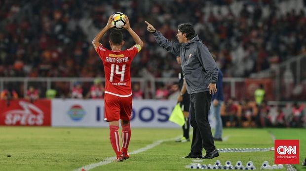 Manajemen klub dilarang protes terhdap keputusan wasit di lapangan.